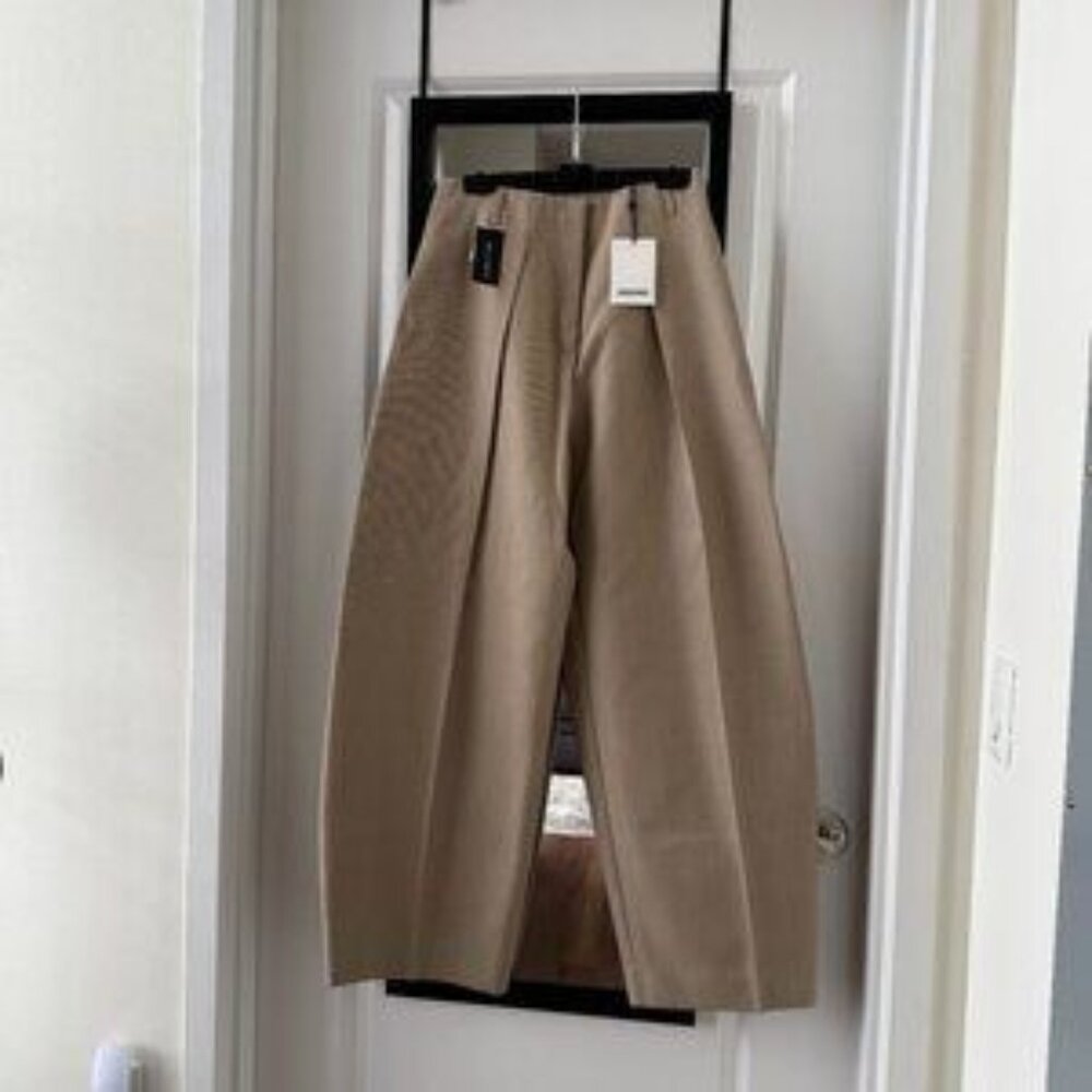 JACQUEMUS Beige 'Le pantalon Ovalo' Trousers